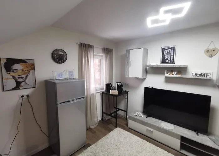 Neu! Schoenes Wohnen Appartement *